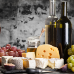Leonardo Rocha de Almeida Abreu convida você a explorar a tradição dos vinhos franceses e queijos artesanais.