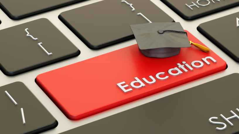 Gustavo Morceli analisa por que a inovação educacional não nasce pronta e como o erro se torna parte essencial do processo de aprendizagem e evolução pedagógica.