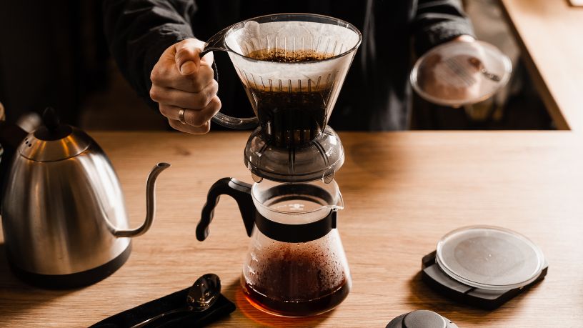 Café coado e saúde cardiovascular: o que realmente existe por trás da preocupação com o consumo diário