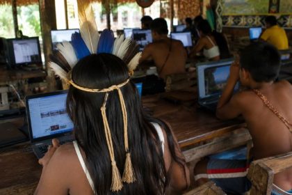 A Inclusão Digital em Comunidades Tradicionais e o Impacto da Educação Tecnológica no Desenvolvimento Social
