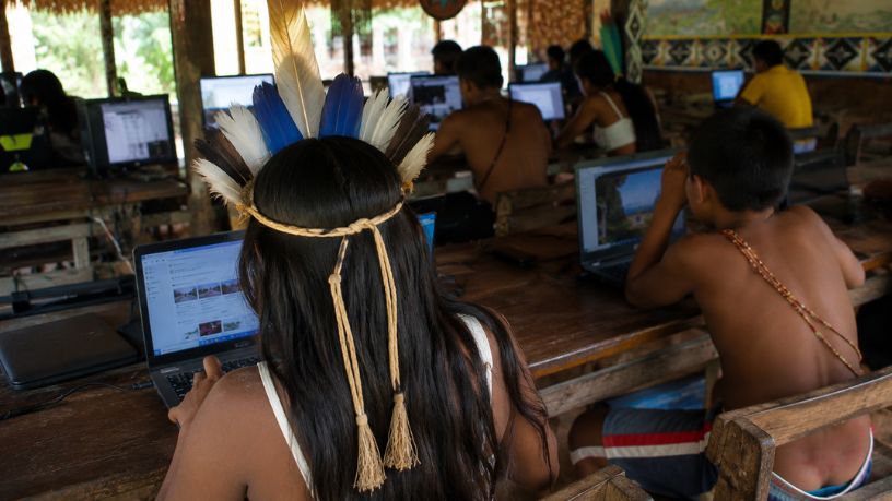 A Inclusão Digital em Comunidades Tradicionais e o Impacto da Educação Tecnológica no Desenvolvimento Social