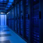 Data center com servidores em operação, representando a discussão sobre soberania digital e computação em nuvem no Brasil